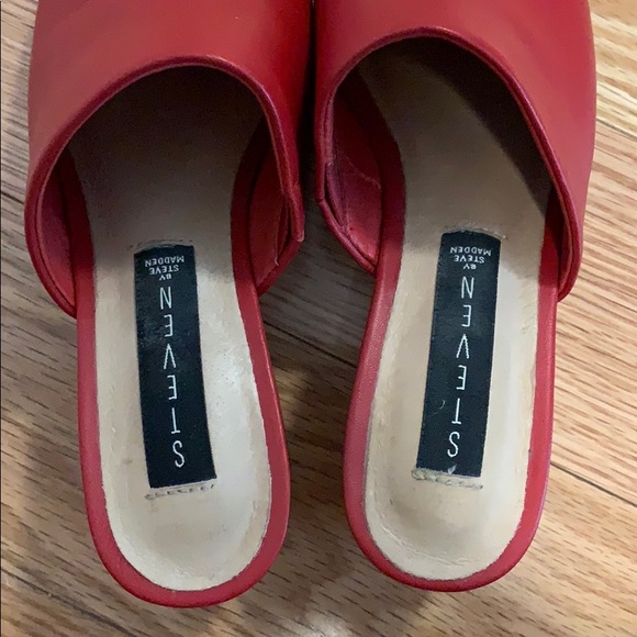 Steve by Steve Madden pointed toe red mules. - Picture 5 of 5